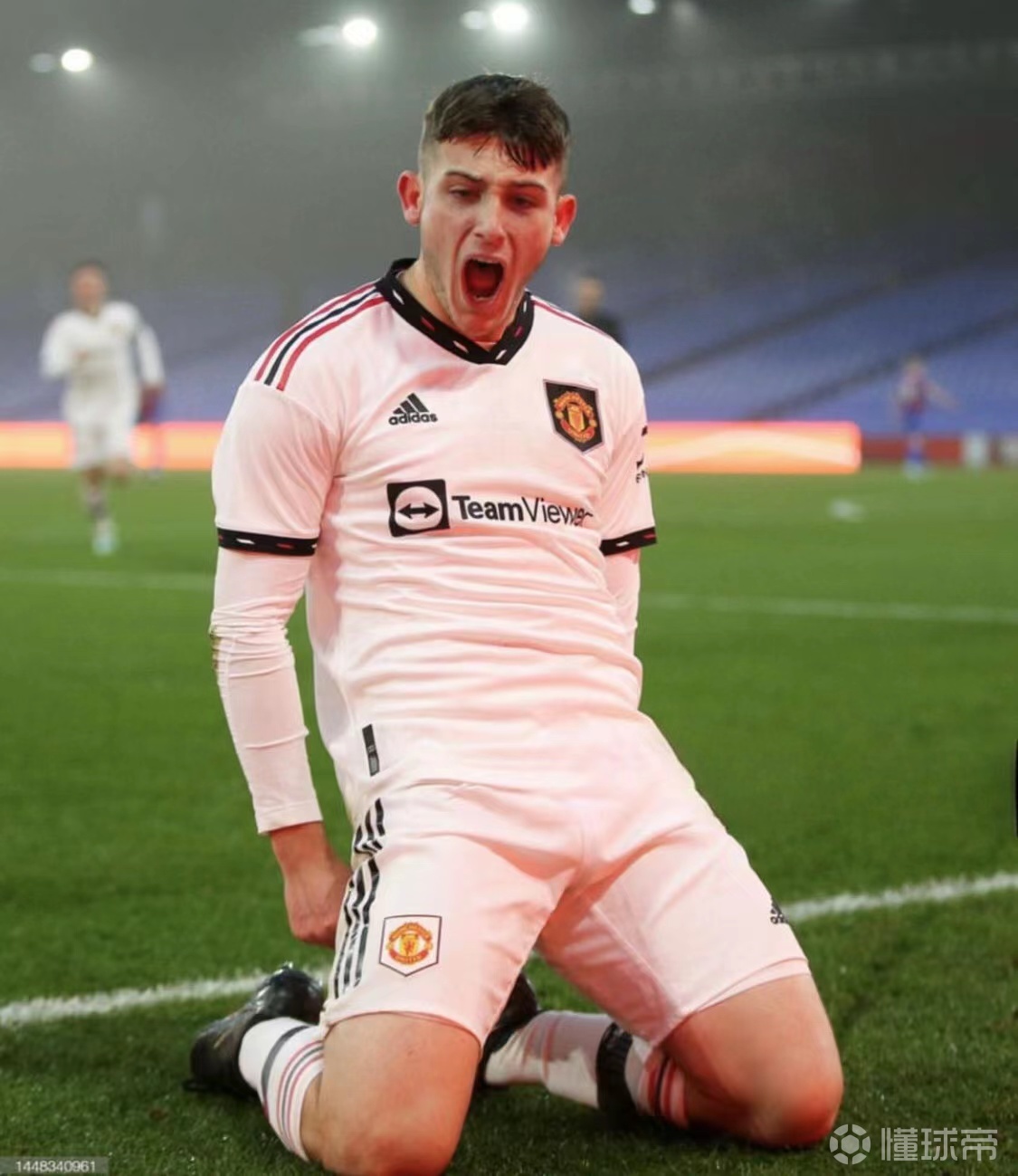 AYXapp下载-包含里昂选拔青训球员加强实力，战术重心或有所调整的词条