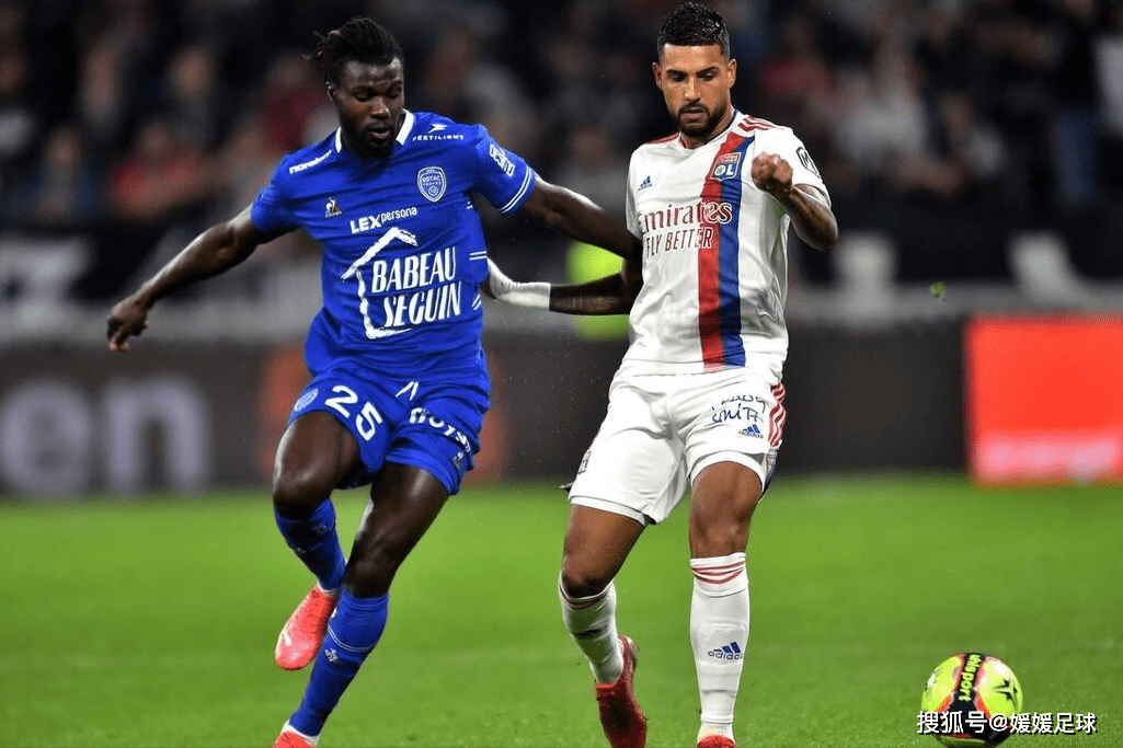 爱游戏大厅-包含里昂客场小胜对手，险胜斩获三分的词条