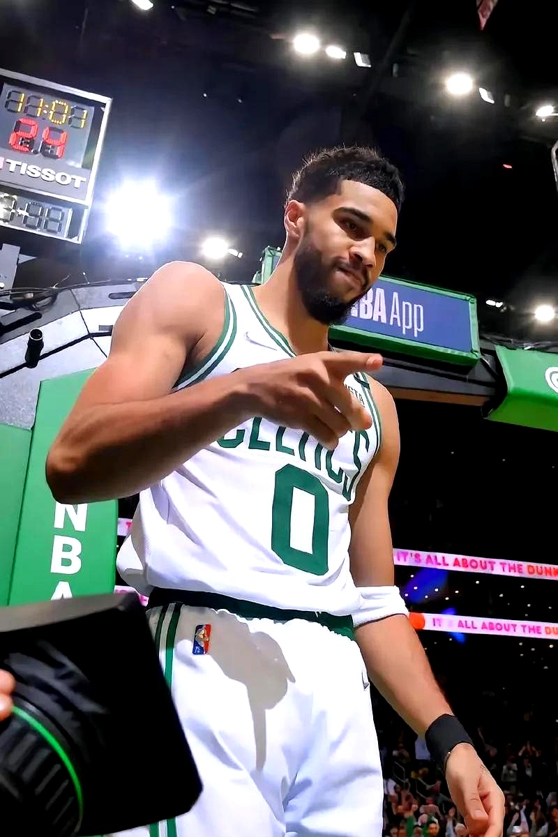 AYX官方直播-凯尔特人逆转尼克斯，艾顿制霸全场