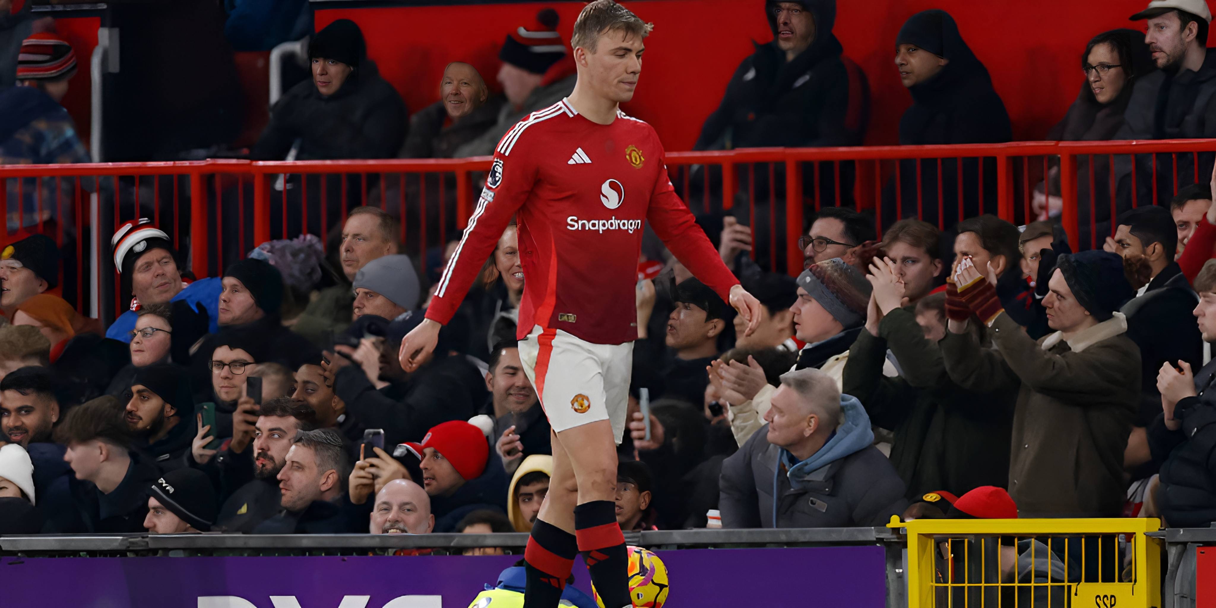 爱游戏官网-曼联客场失利，战术缺失招致失利