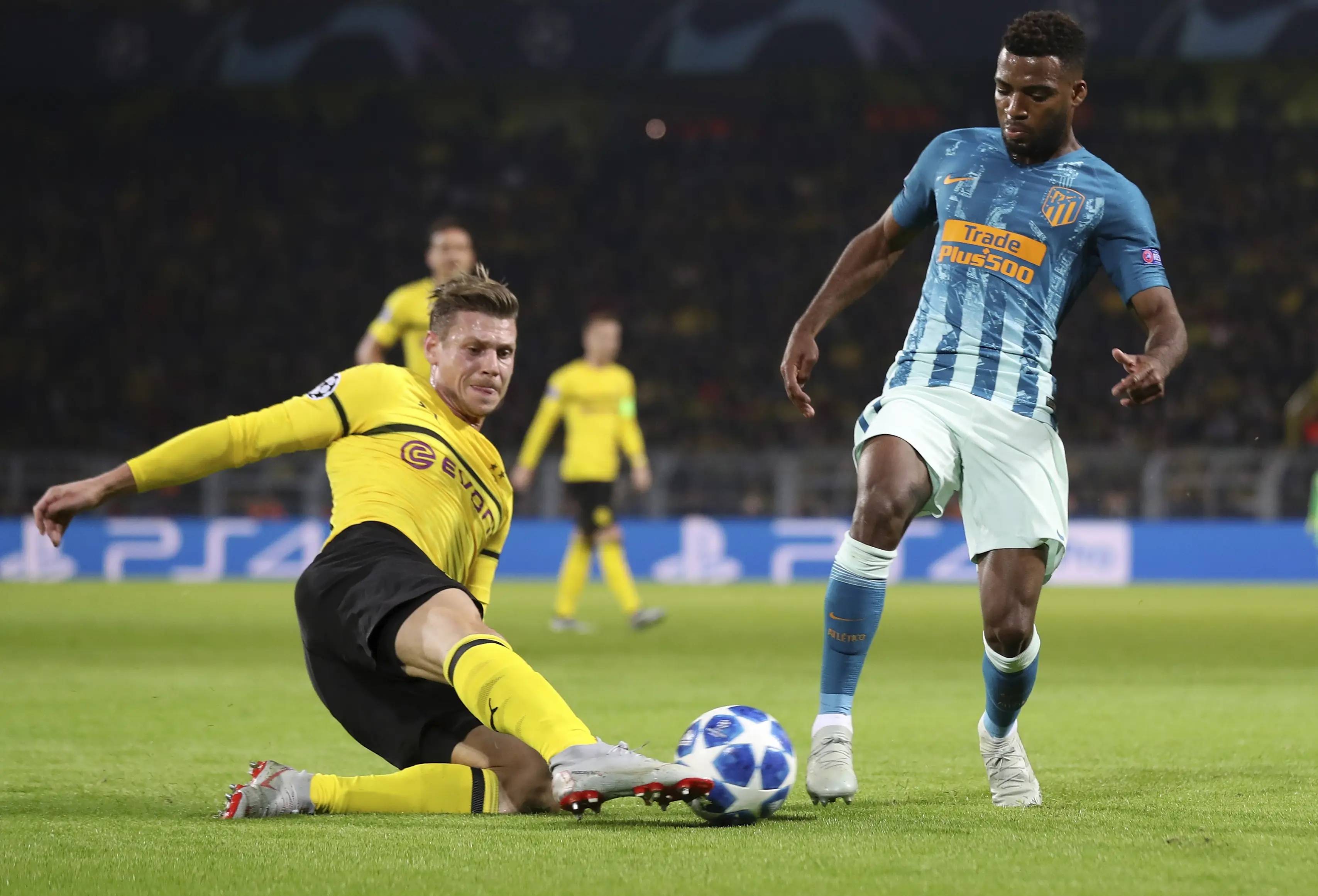 爱游戏在线-欧冠豪门再对阵，焦点战局引发了球迷热议