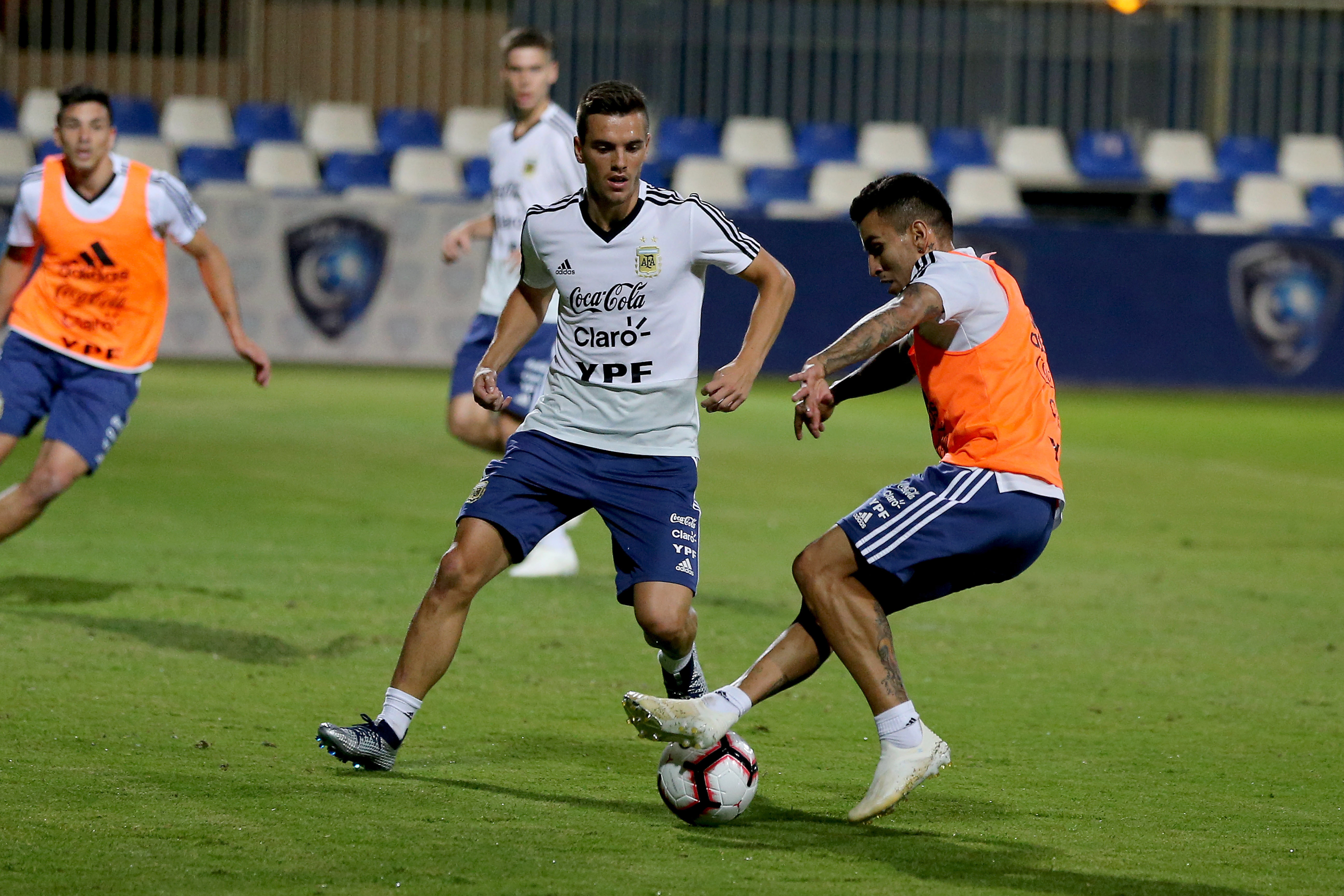 阿根廷球队接受特训备战国际比赛 阿根廷球队接受特训备战国际比赛