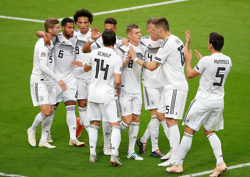 法国队逆转德国队,郑思维刷新纪录 法国队逆转德国队,郑思维刷新纪录