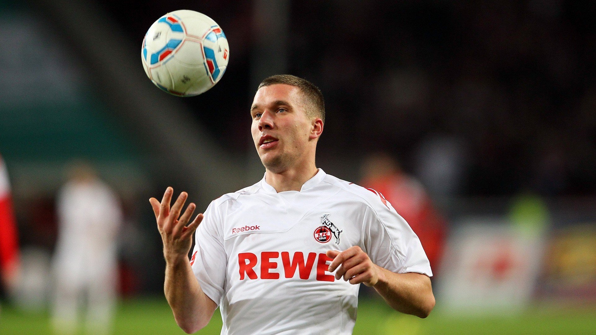 新王当立,皮亚斯特里率迈凯伦完胜雷诺,定义F1新一代竞争格局